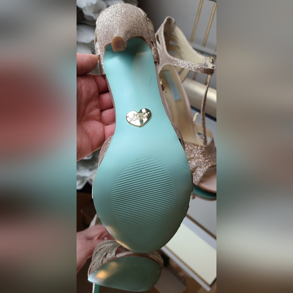 Blue by Betsey Johnson champagne sandals - Picture 7 of 9